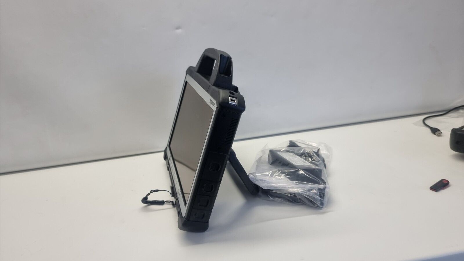 PANASONIC TOUGHBOOK CF-D1 MK2 1.80GHZ 16GB 512GB SSD – планшет для диагностики инженеров - View 7
